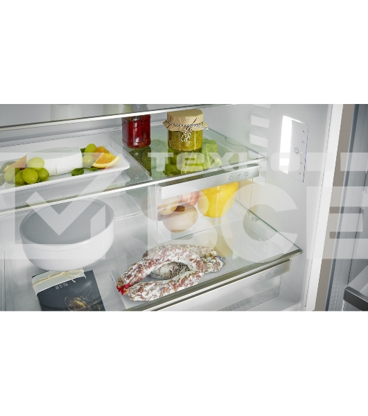 Встраиваемый холодильник Liebherr Pure, высота 82-88 см, door-on-door, с морозильным отделением, сенсорная электроника внутри камеры.