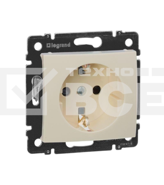 Розетка Legrand 774321 2К+3 со шторками, слон. кость Valena