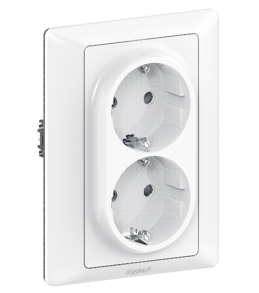 Силовая розетка двойная 2х2К+З 16А 250В. С защитными шторками. Безвинтовые зажимы Valena IN'MATIC. 