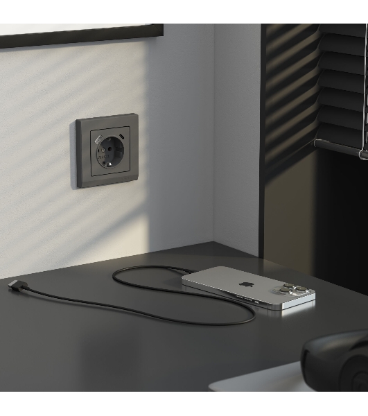 Розетка с заземлением, шторками и USB тип A+C  (графит матовый)