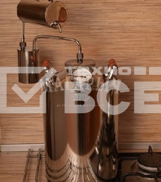 Дистиллятор МАГАРЫЧ Премиум 12 БКДР дистиллятор МАГАРЫЧ Премиум 12 БКДР, объем 12л, большая крышка, деревянные ручки, термостат, сухопарник. Производительность: 2 л./ч. Материал: пищевая нержавейка. Тип охладителя: проточный. Серия Премиум.