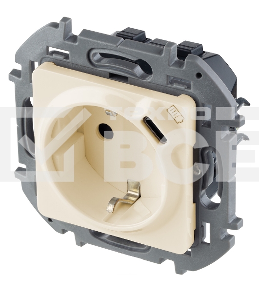 Розетка 2К+З немецкий стандарт 16А 250В с зарядным устройством USB C 1.5А 5В слоновая кость