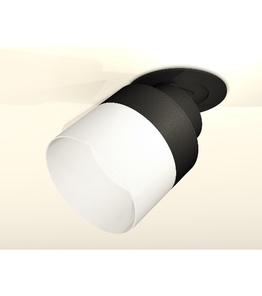 Светильник Ambrella Light XM8102521 SBK/FR черный песок/белый матовый GX53 (A2242, A2106, C8102, N8402)