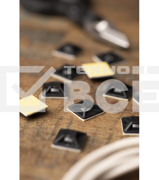 Площадка EKF plc-20x20-b самоклеящаяся (20х20мм.) черная (100шт.) EKF