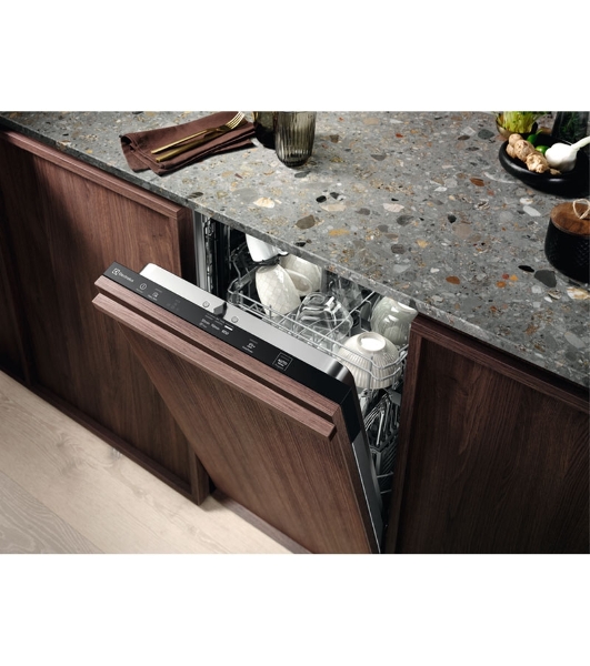 Встраиваемая посудомоечная машина Electrolux KEAD2100L, черный, 44.6 см, 9 компл., 47 дБ, класс A+