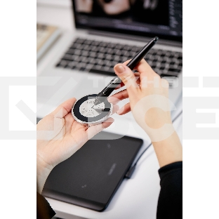 Графический планшет Wacom Intuos Pro S (EN DE RU SV PL)
