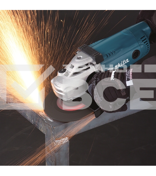 Угловая шлифовальная машина Makita GA7020SF УШМ,ф180мм,2200Вт,8500об\м,2.5кг,кор,суперфланец,плавный пуск