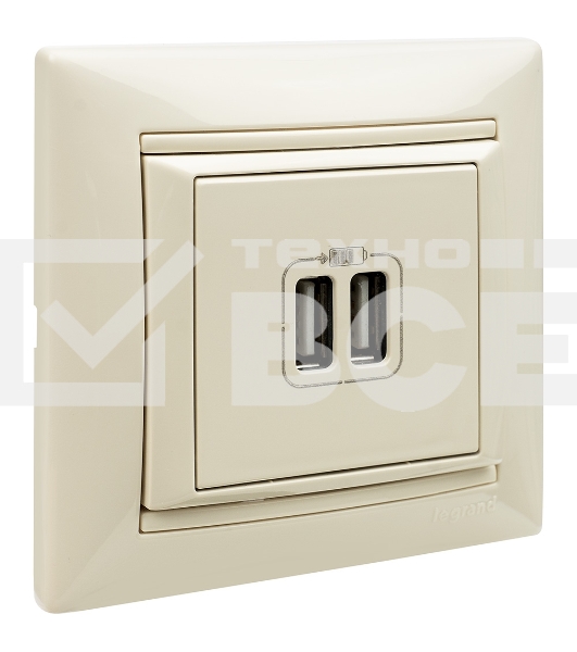 Розетка 2-ая USB 774170 Legrand Valena Сл. кость