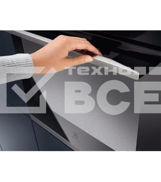 Духовой шкаф Electrolux с паром SteamCrisp, основной цвет - нержавеющая сталь, сенсорное управление, цветной ЖК-дисплей, электронное регулирование времени и температуры, будильник, таймер отключения, отложенный старт, хромированные направляющие из нержавеющей стали Easy Entry , телескопические направляющие FlexiRunners (1 ур) с изменением высоты установки, 3 стекла, пиролитическая очистка, термощуп, плавное закрытие дверцы SoftClosing, Италия