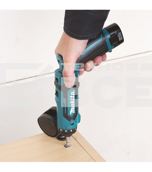 Отвертка аккумуляторная Makita DF012DSE