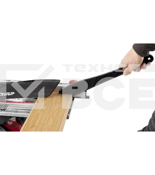 Пила торцовочная Зубр 'МАСТЕР' ЗПТК-210-1500