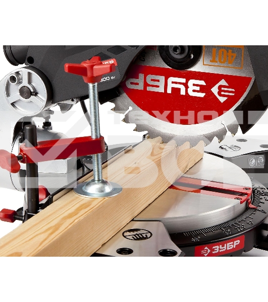 Пила торцовочная Зубр 'МАСТЕР' ЗПТК-210-1500
