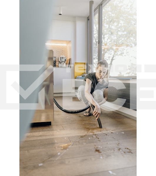 Строительный пылесос Karcher WD 3 S V-17/4/20 желтый, 1000 Вт, уборка сухая/сбор воды, пылесборник мешок/контейнер, 17 л