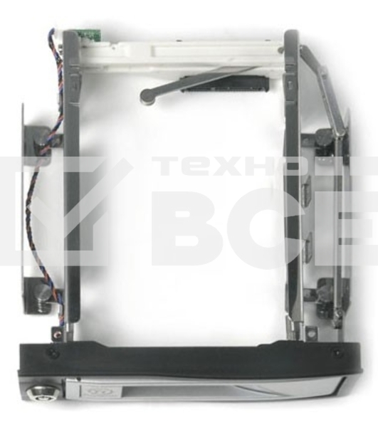 Сменный бокс для HDD Thermaltake Max4 N0023SN SATA II пластик/сталь серебристый hotswap 3.5