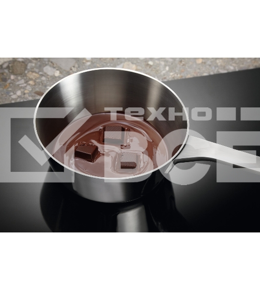 Индукционная варочная поверхность Electrolux EIT60443X черный
