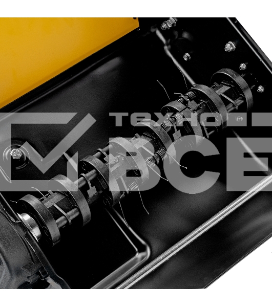 Скарификатор-аэратор бензиновый SAG-400, 212 см3, -15/+10 мм, 40 см  Denzel
