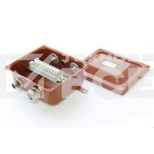 Коробка КЗНС-08 УХЛ1.5 IP65 с латунными сальниками ЗЭТА zeta30314