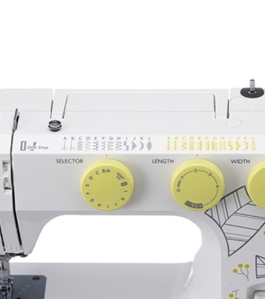 Швейная машина Janome EQ25