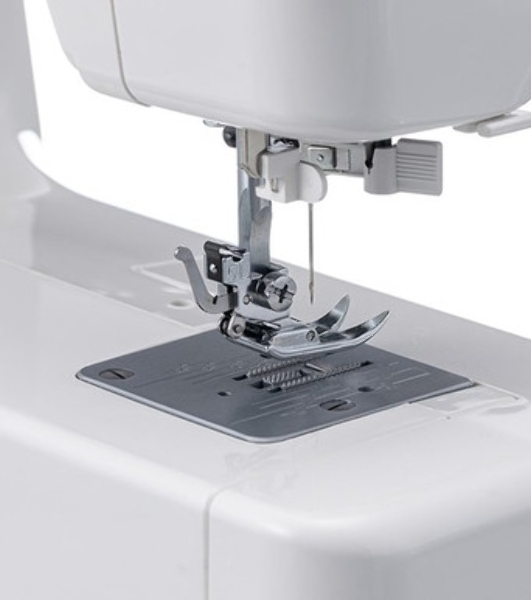 Швейная машина Janome EQ25