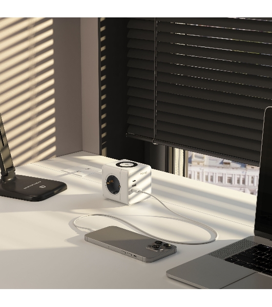 Розеточный блок 3-местный + 3 USB + беспроводная зарядка